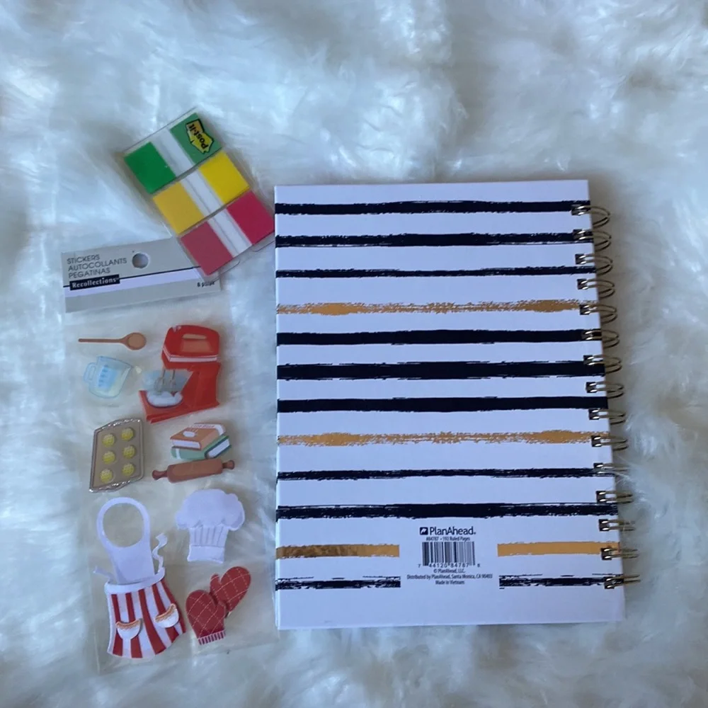 Notebook and sticker - Picture 3 of 3